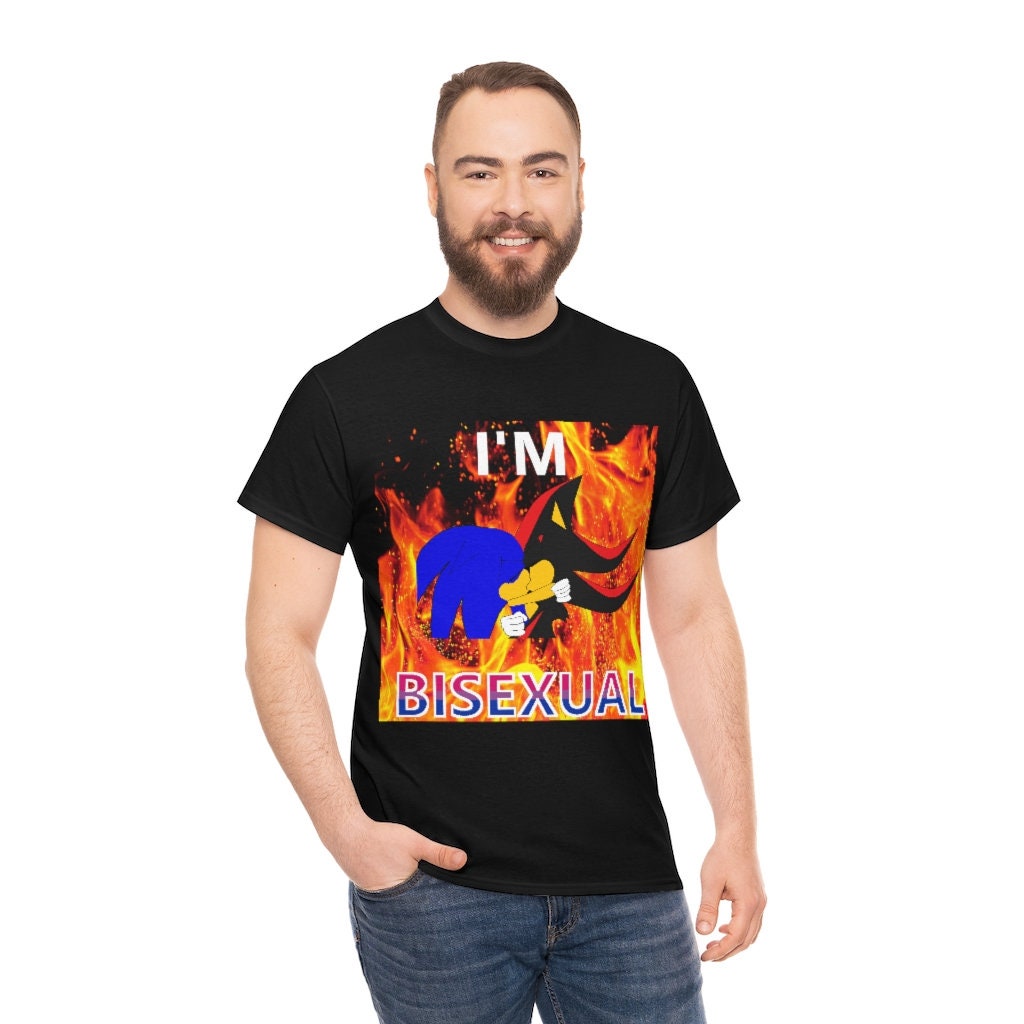 Sonic and Shadow Kissing I'M BISEXUAL T-shirt – ToonSplash